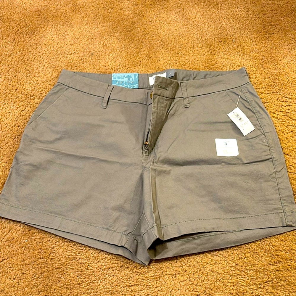 Brand new. Old Navy grey shorts. Size 8.